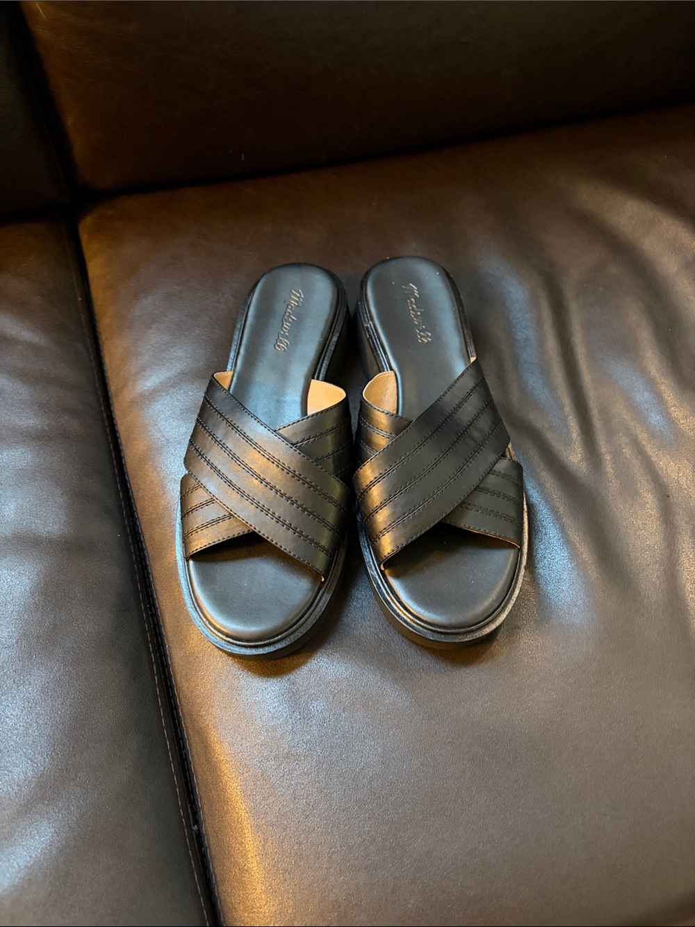 Madewell Women’s Black Cross-Strap Slide Sandals